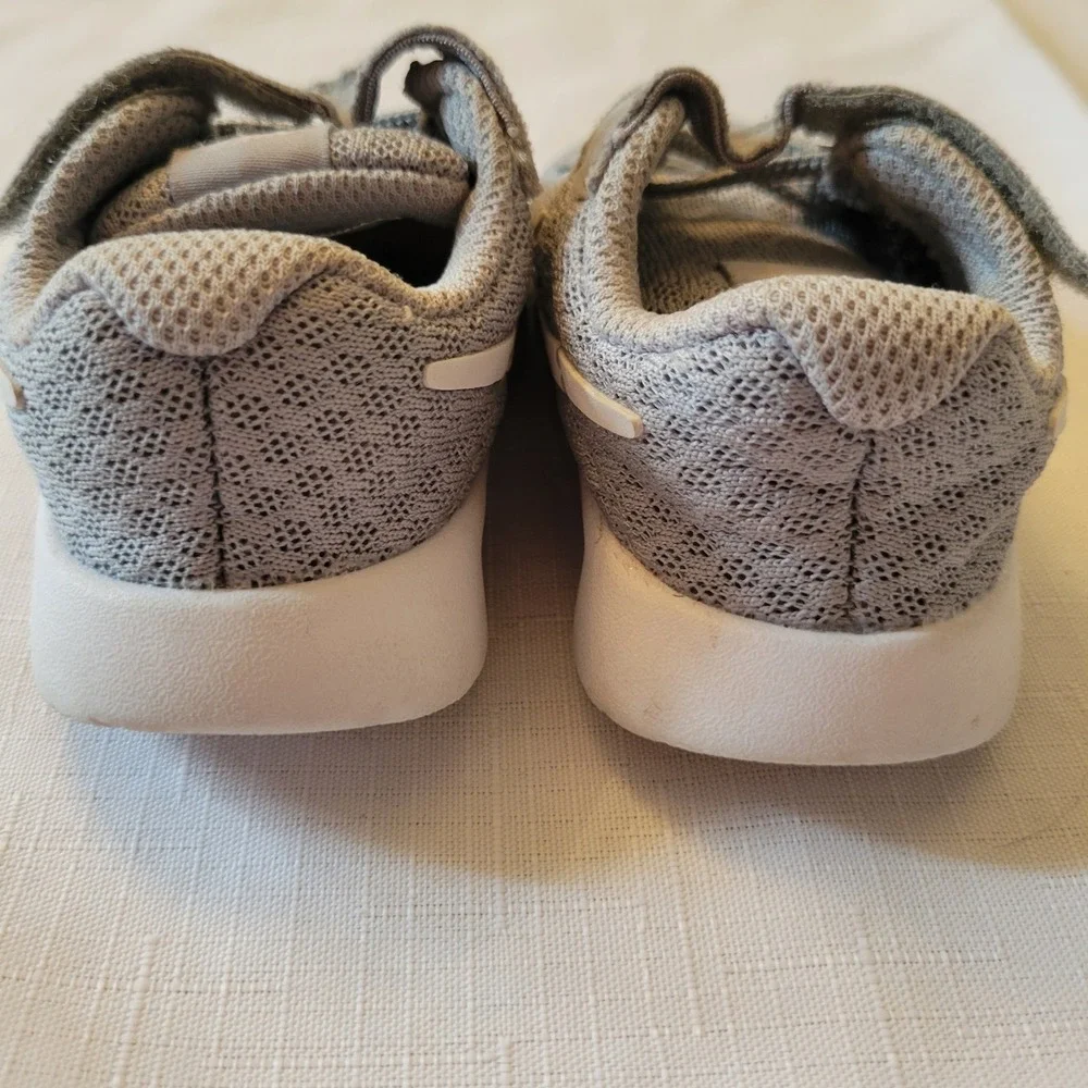 Nike 4C Sneakers Grey White Mesh Hook Loop Strap TANJUN Easy On Luxury Shoes